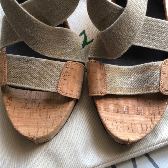 Lisa for Donald J Pliner heels - Picture 2 of 5